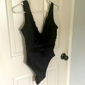 NWT Cupshe One Piece L